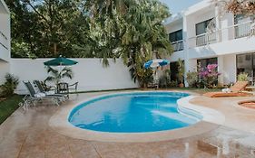 Hotel Holly